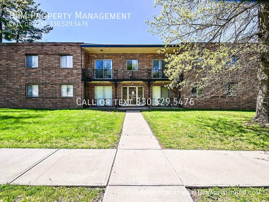 Apartment for rent at 818 S Green Rd #2, Cleveland, OH 44121