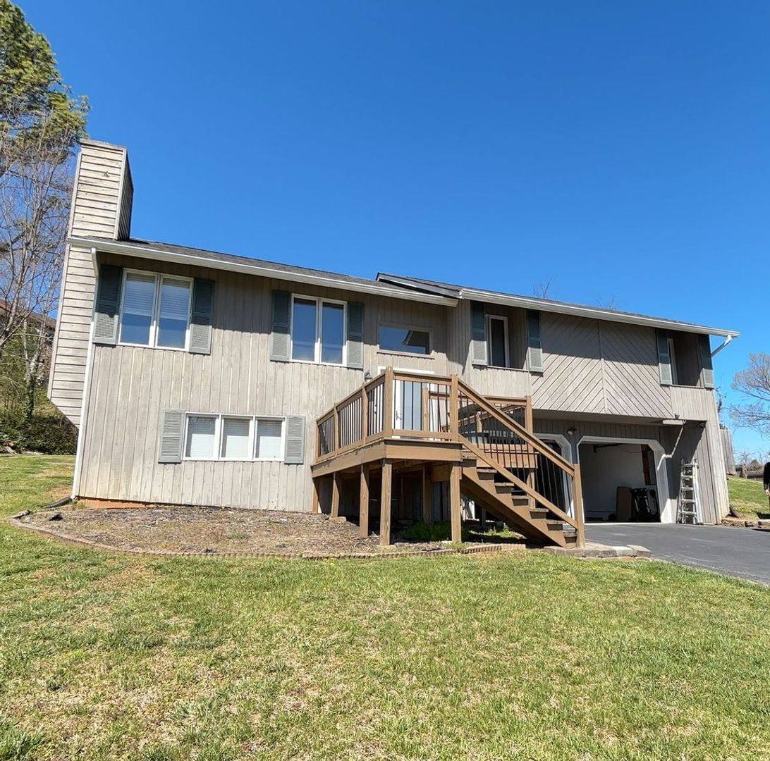 House for rent at 5 Gatewood Dr, Johnson City, TN 37615