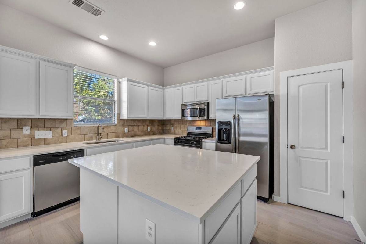 Apartment for rent at 1711 E 16th St, Austin, TX 78702