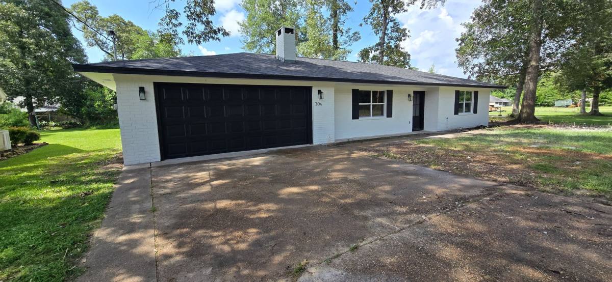 House for rent at 204 Dogwood Lane, Village Mills, TX 77663