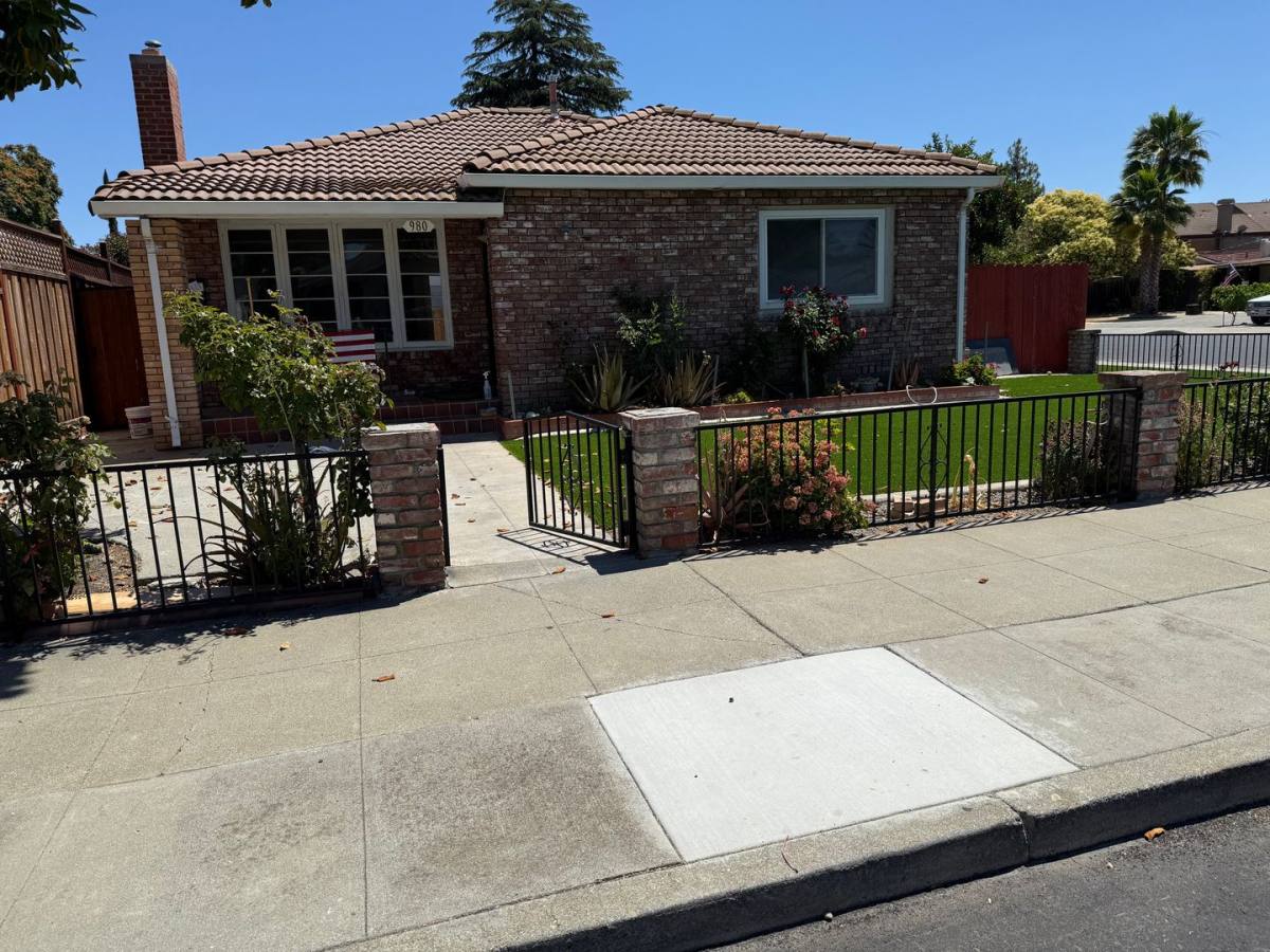 House for rent at 980 Acacia Way, Livermore, CA 94550