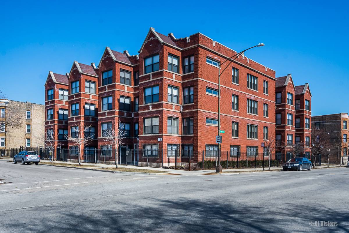Apartment for rent at 350-52 E 59th St 5857-59 S Calumet Ave, Chicago, IL 60637