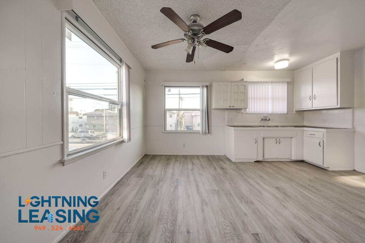 Apartment for rent at 14759 Vanowen #4B, Van Nuys, CA 91405