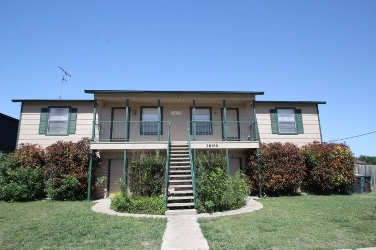 Apartment for rent at 1604-B Cedarhill Dr, Killeen, TX 76543