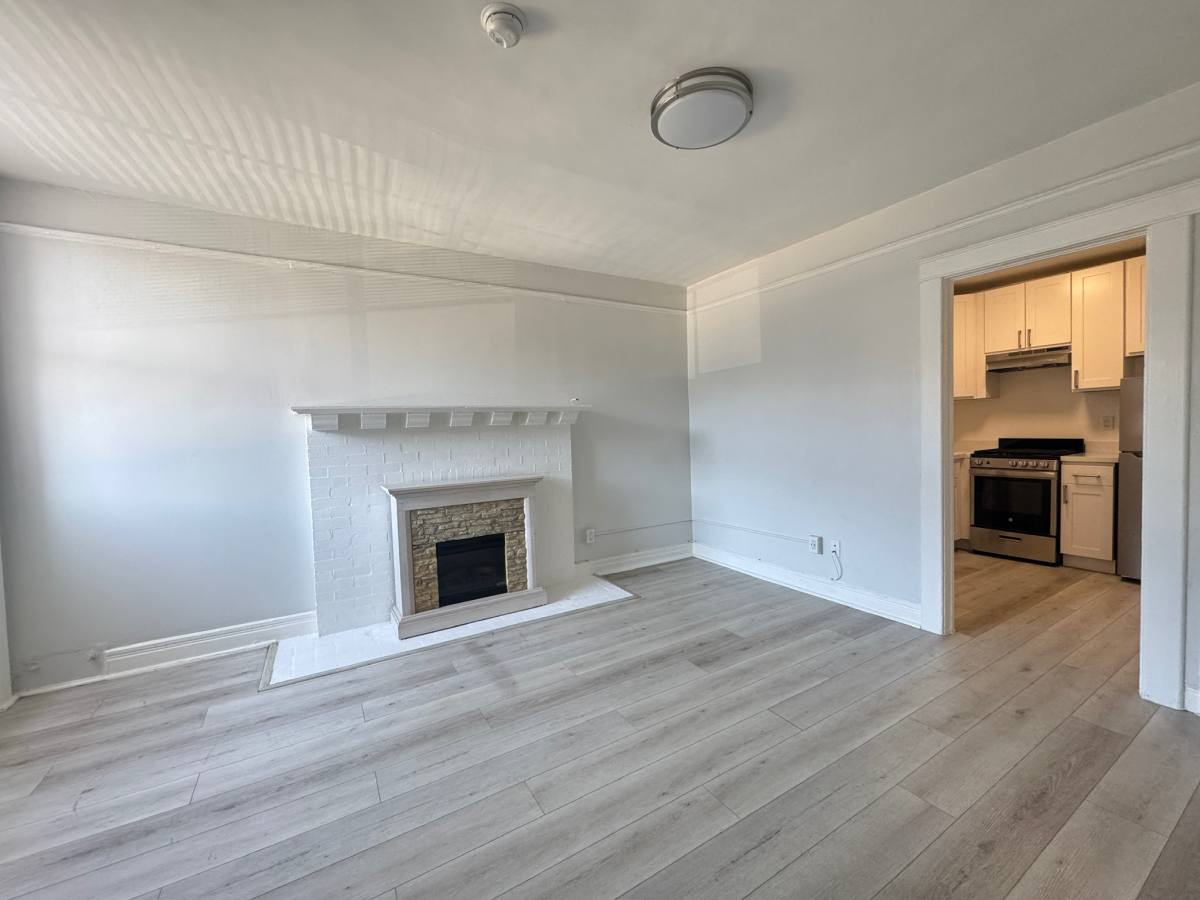Apartment for rent at 17 Decatur St #3, San Francisco, CA 94103