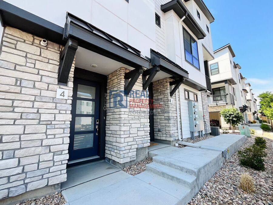 Townhouse for rent at 1990 S Holly St #4, Denver, CO 80222
