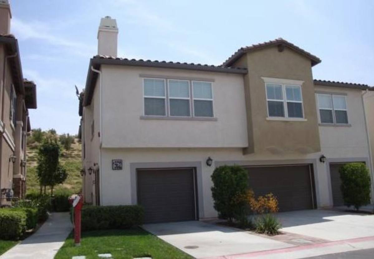 Townhouse for rent at 15632 Vista Way, Lake Elsinore, CA 92532