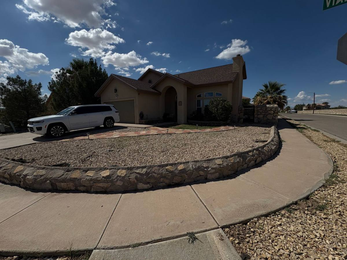 House for rent at 451 Viale Lungo Ave, El Paso, TX 79932