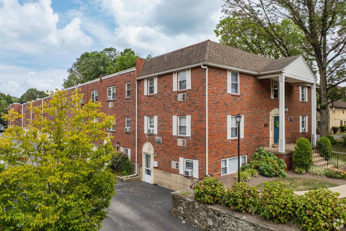 Apartment for rent at 105-117 N Lansdowne Ave, Lansdowne, PA 19050