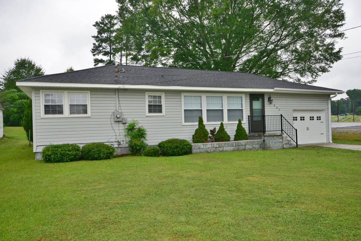 Apartment for rent at 907 Ave A SE, Cullman, AL 35055