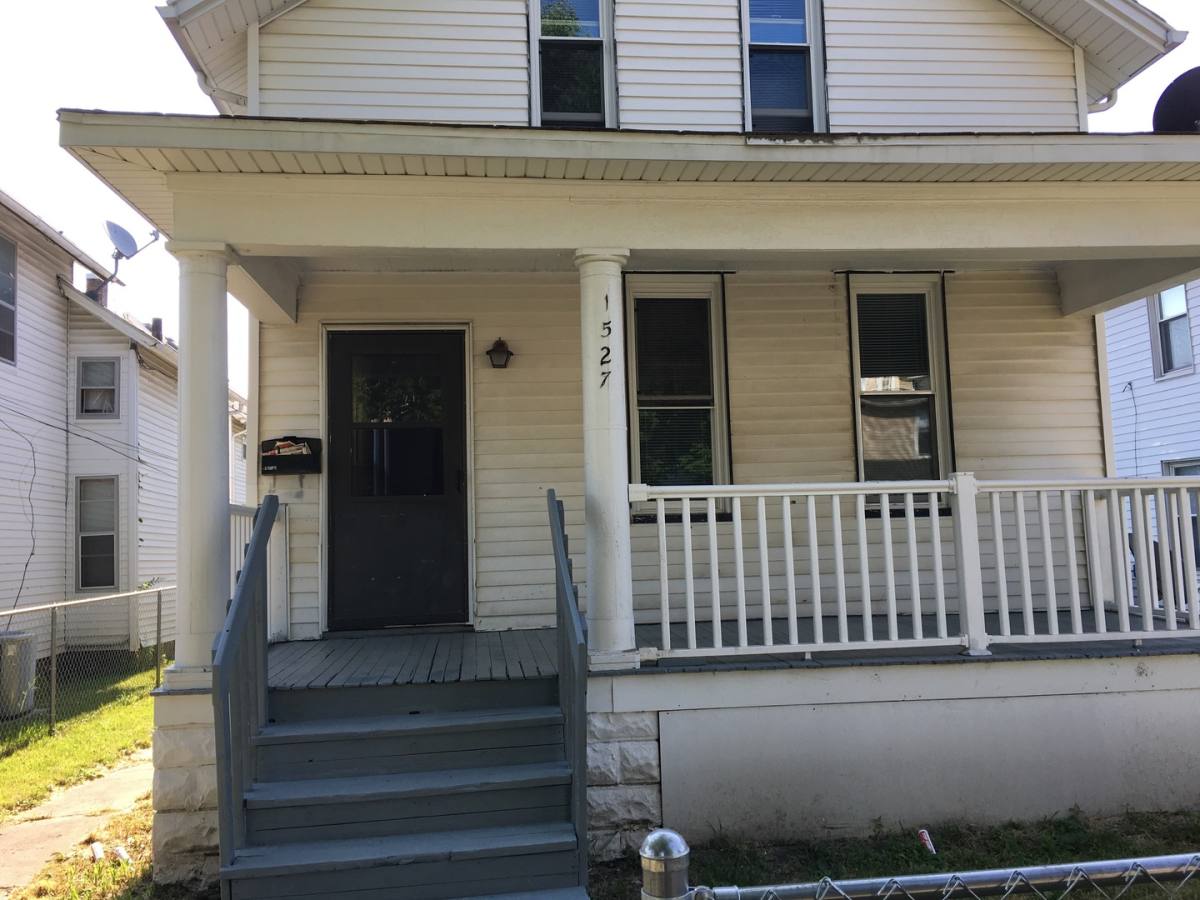 House for rent at 1527 N Ripley St, Davenport, IA 52803