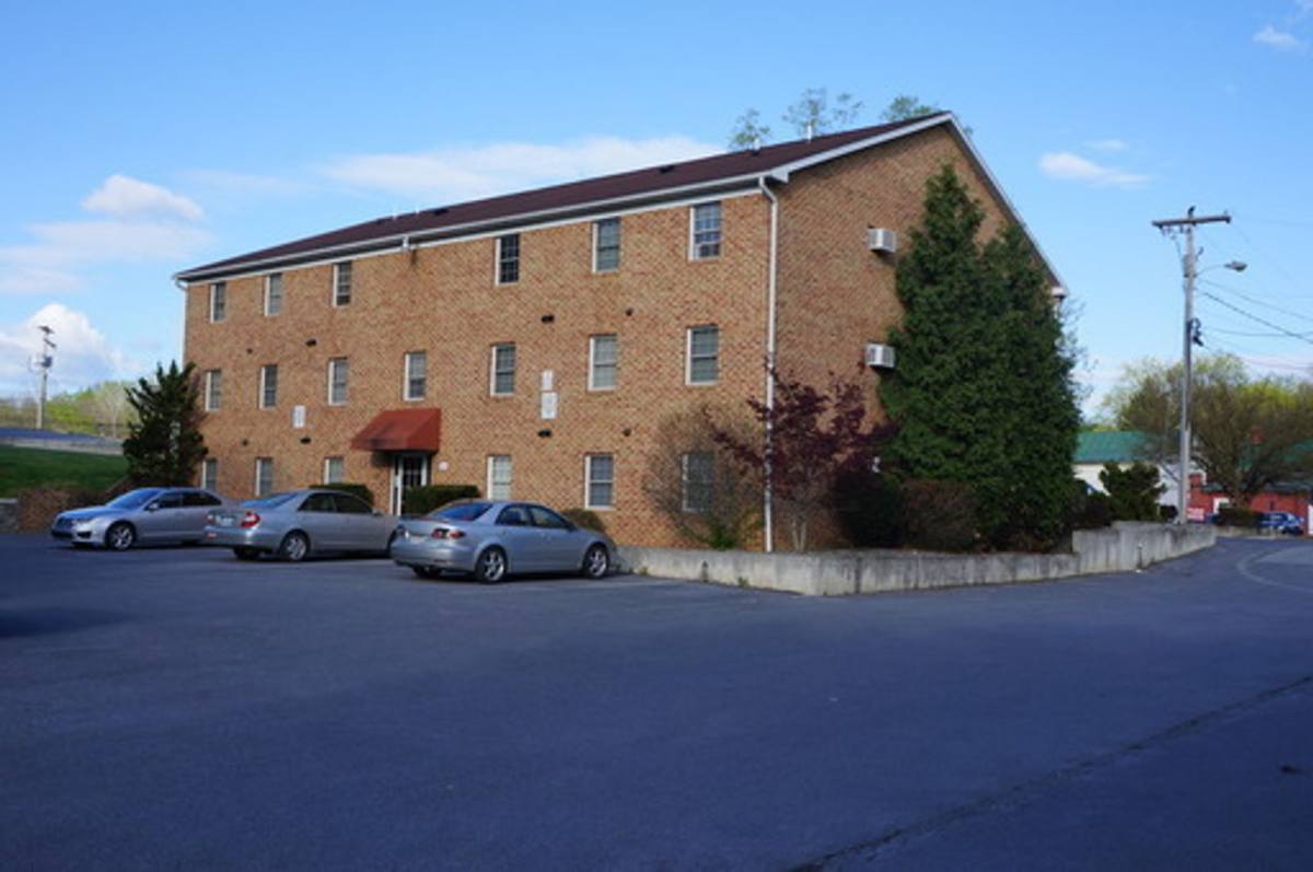 Apartment for rent at 214 E New St, Shepherdstown, WV 25443