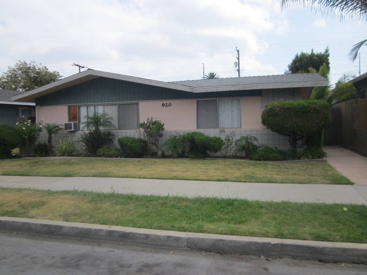Apartment for rent at 920 Newport Ave, Long Beach, CA 90804