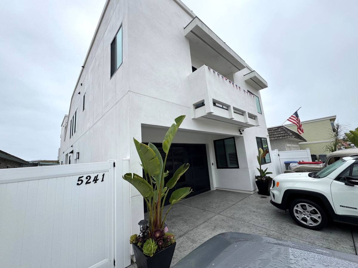 House for rent at 5241 Seabreeze Way, Oxnard, CA 93035