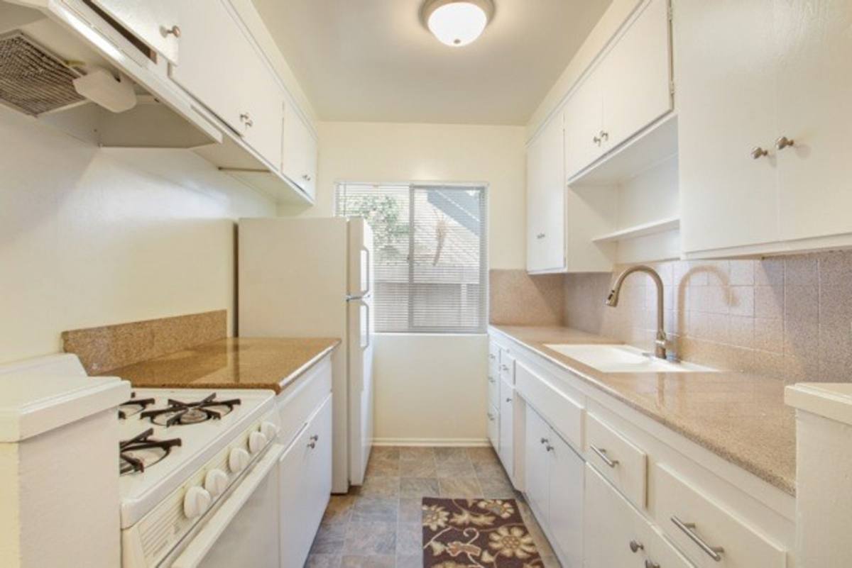 Apartment for rent at 11615 Darlington Ave, Los Angeles, CA 90049