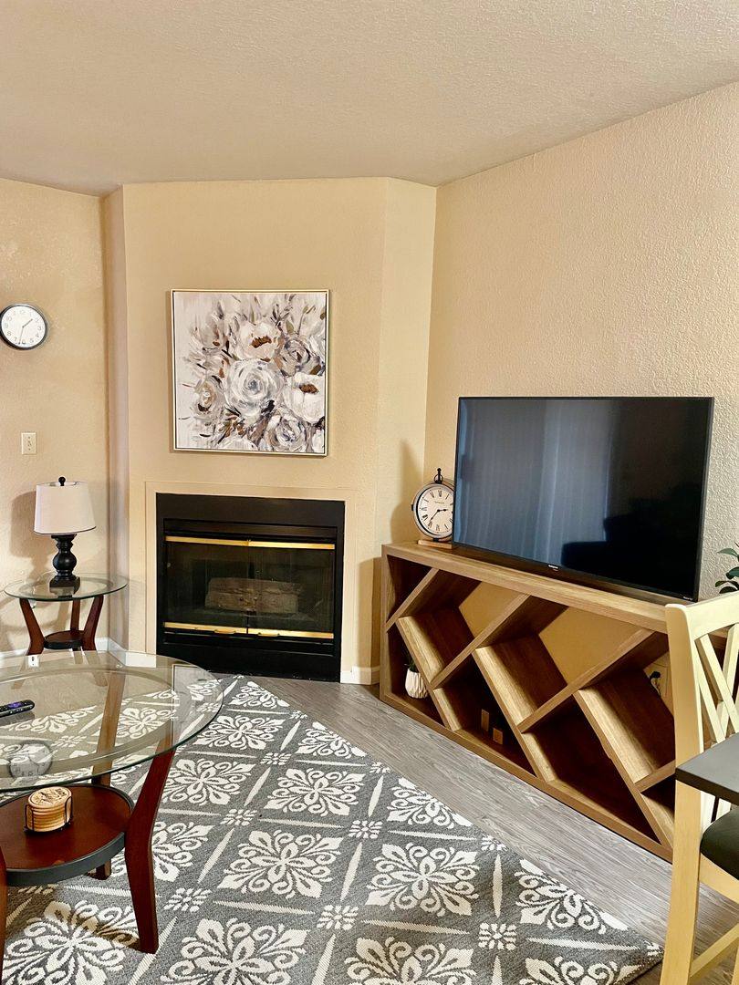 Apartment for rent at 3930 Hollister Ave, Carmichael, CA 95608
