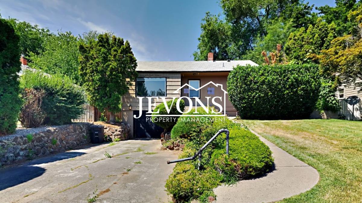 House for rent at 710 S 30th Ave, Yakima, WA 98902