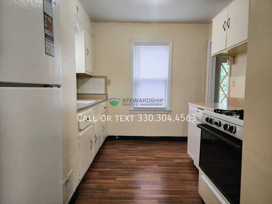 House for rent at 323 Hayes Ave, Cuyahoga Falls, OH 44221