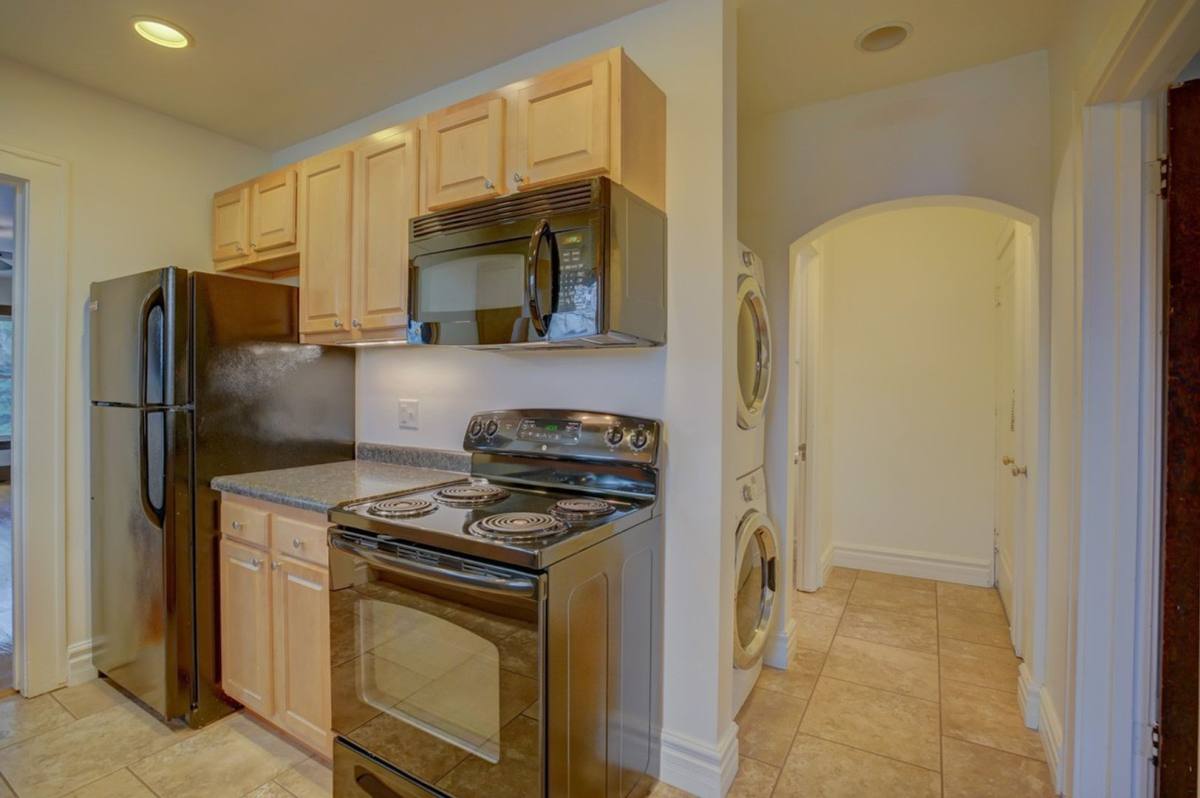 416 Chamberlain Ave, Madison, WI 53726