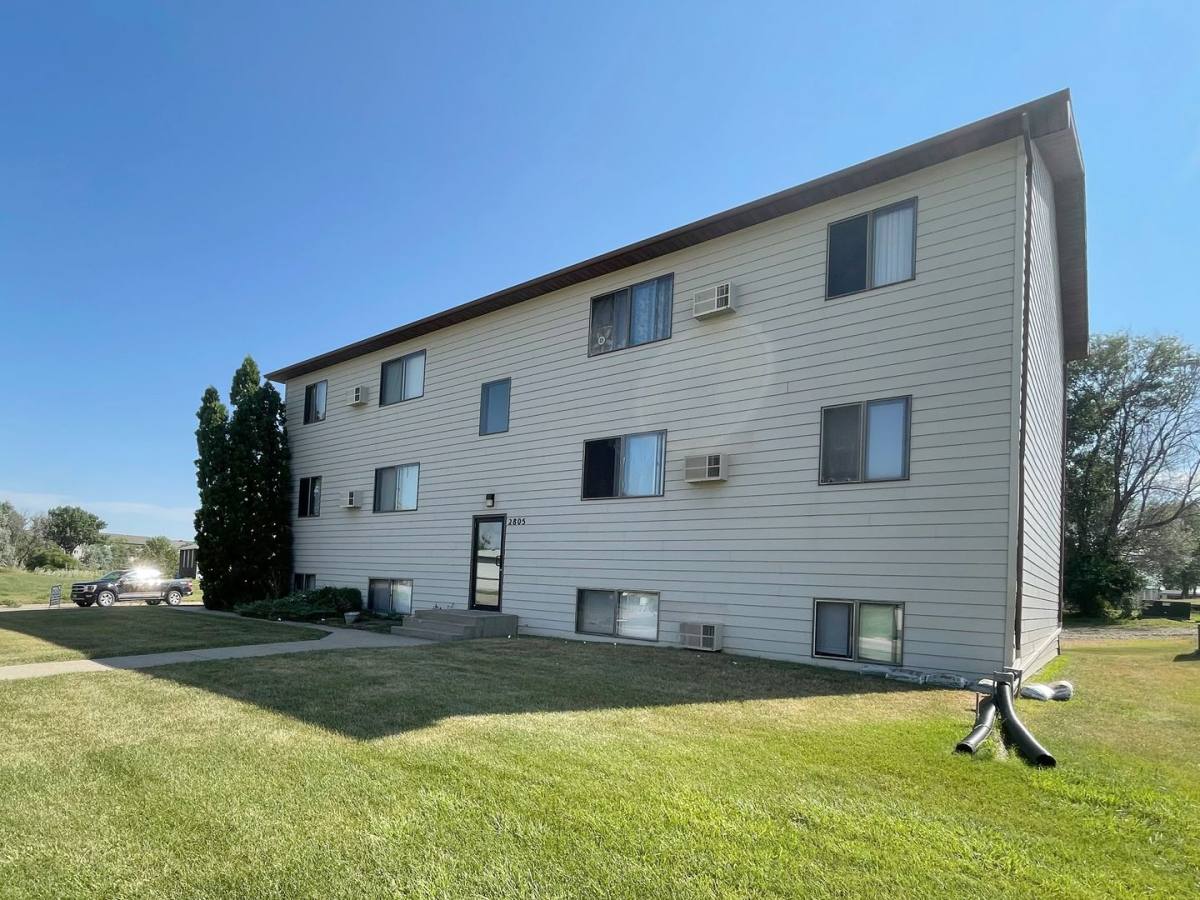 Apartment for rent at 2805 7th St SW, Minot, ND 58703