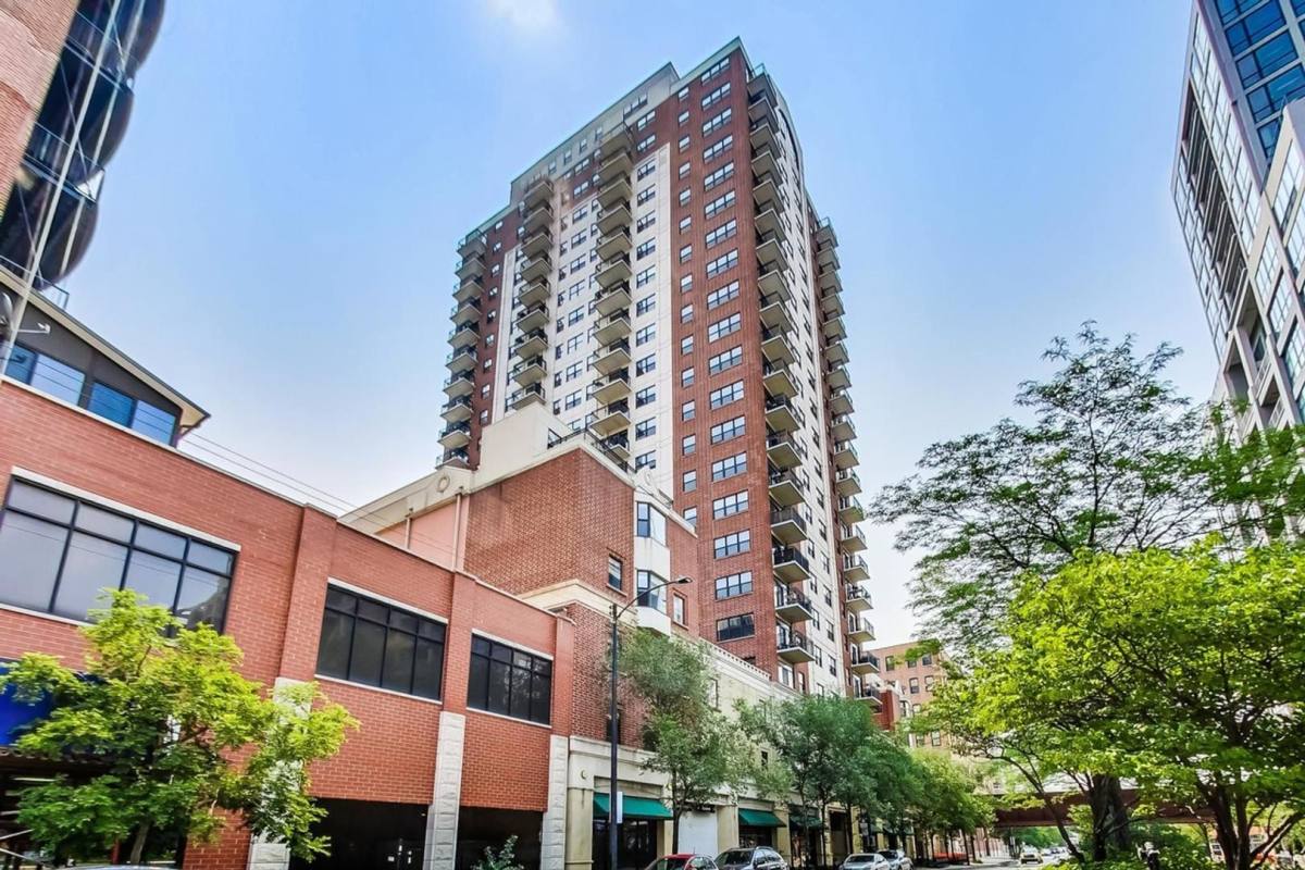 Condo for rent at 1529 S State St #PH-1, Chicago, IL 60605