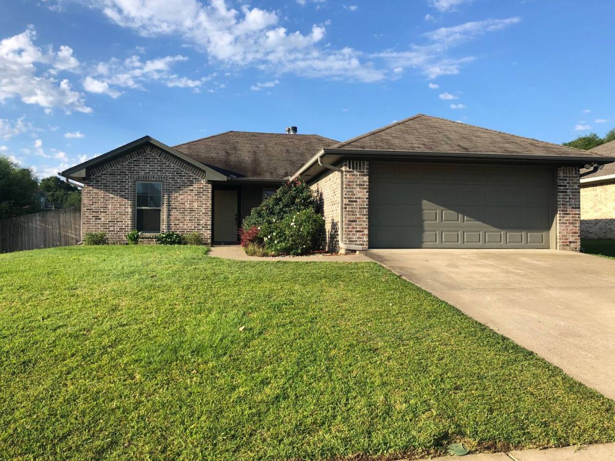 House for rent at 11635 Three Chimneys Dr, Flint, TX 75762