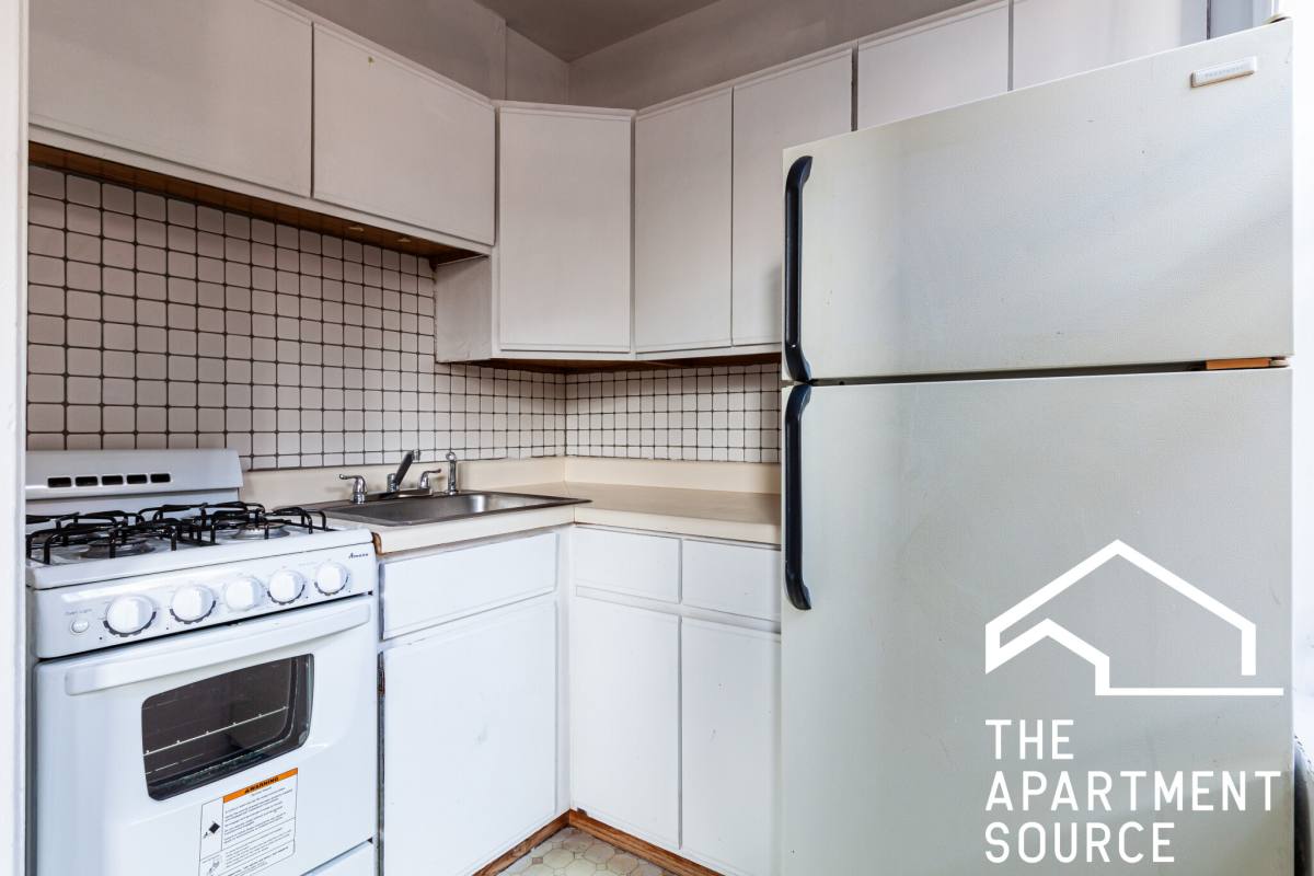 Apartment for rent at 711 W Belmont Ave #211, Chicago, IL 60657