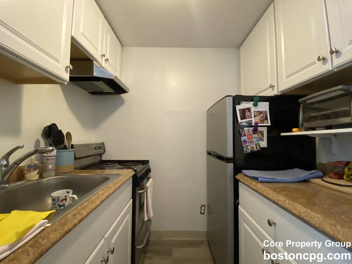 Apartment for rent at 24 Stillman #1R, Boston, MA 02113