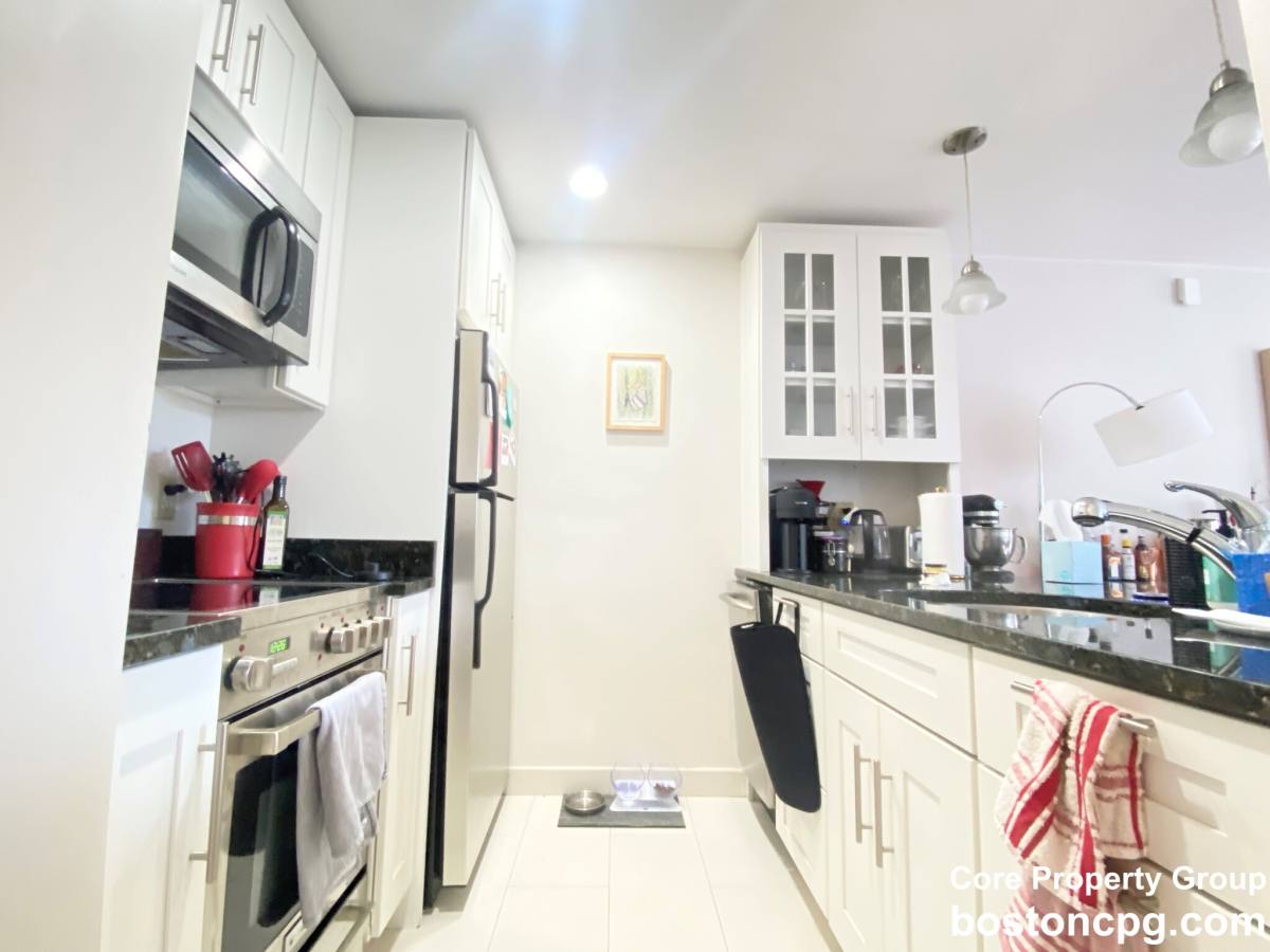 Apartment for rent at 16 Greenough #PHC, Boston, MA 02113