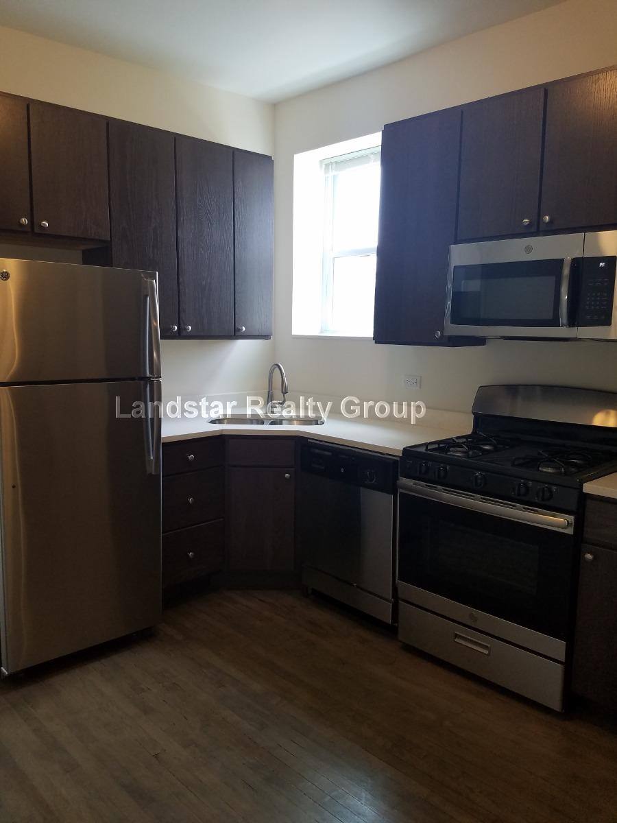 Apartment for rent at 2814 N Troy #2F, Chicago, IL 60618