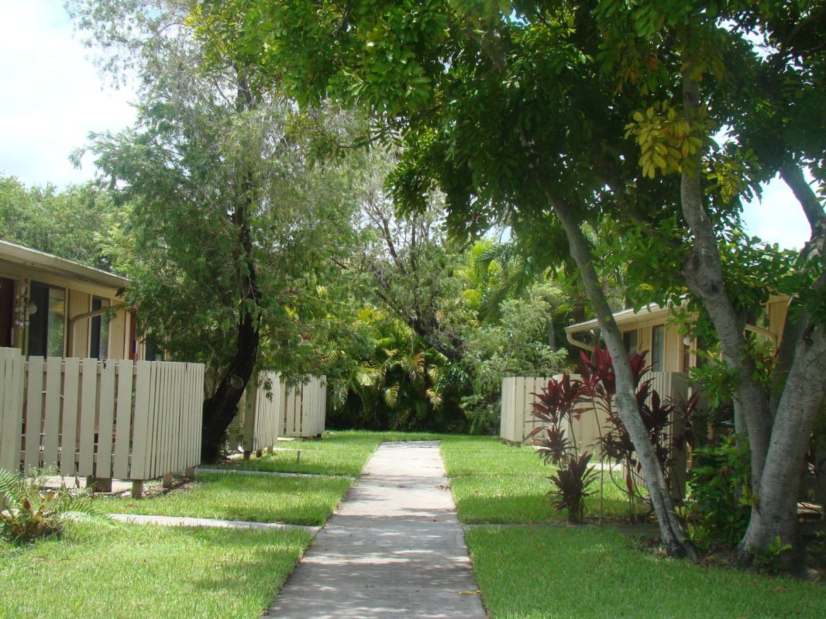 Apartment for rent at 10005 S Nob Hill Circle, Fort Lauderdale, FL 33321