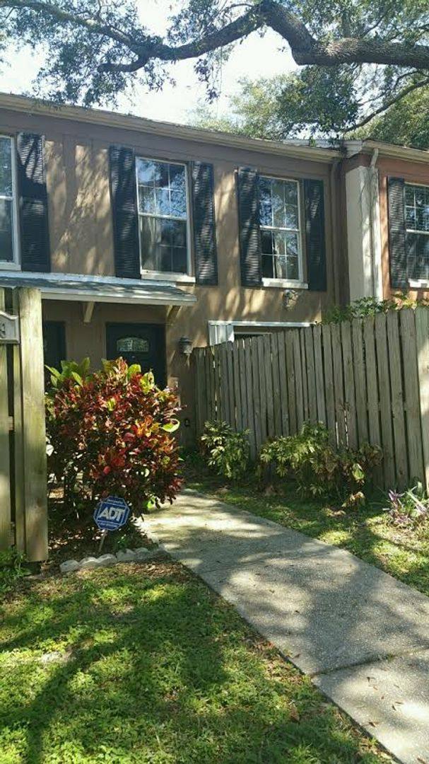 Apartment for rent at 2917 W Santiago St, Tampa, FL 33629