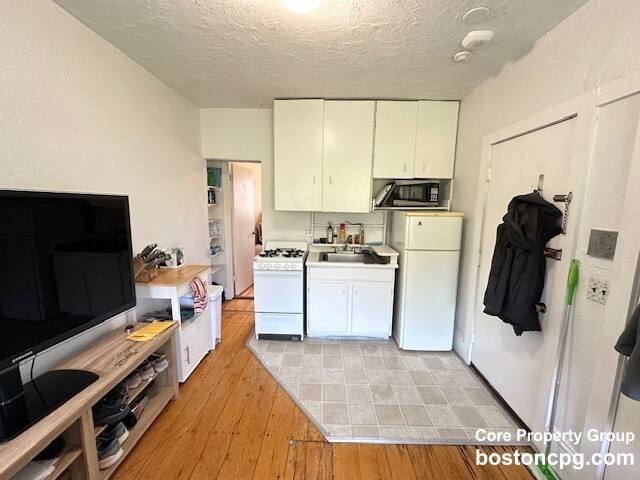 Apartment for rent at 19 S Russell #8, Boston, MA 02114