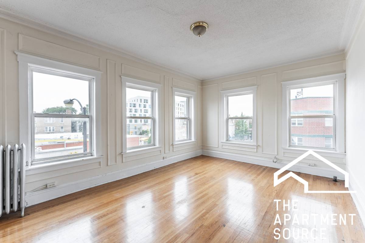 Apartment for rent at 2712 N Milwaukee Ave #313, Chicago, IL 60647