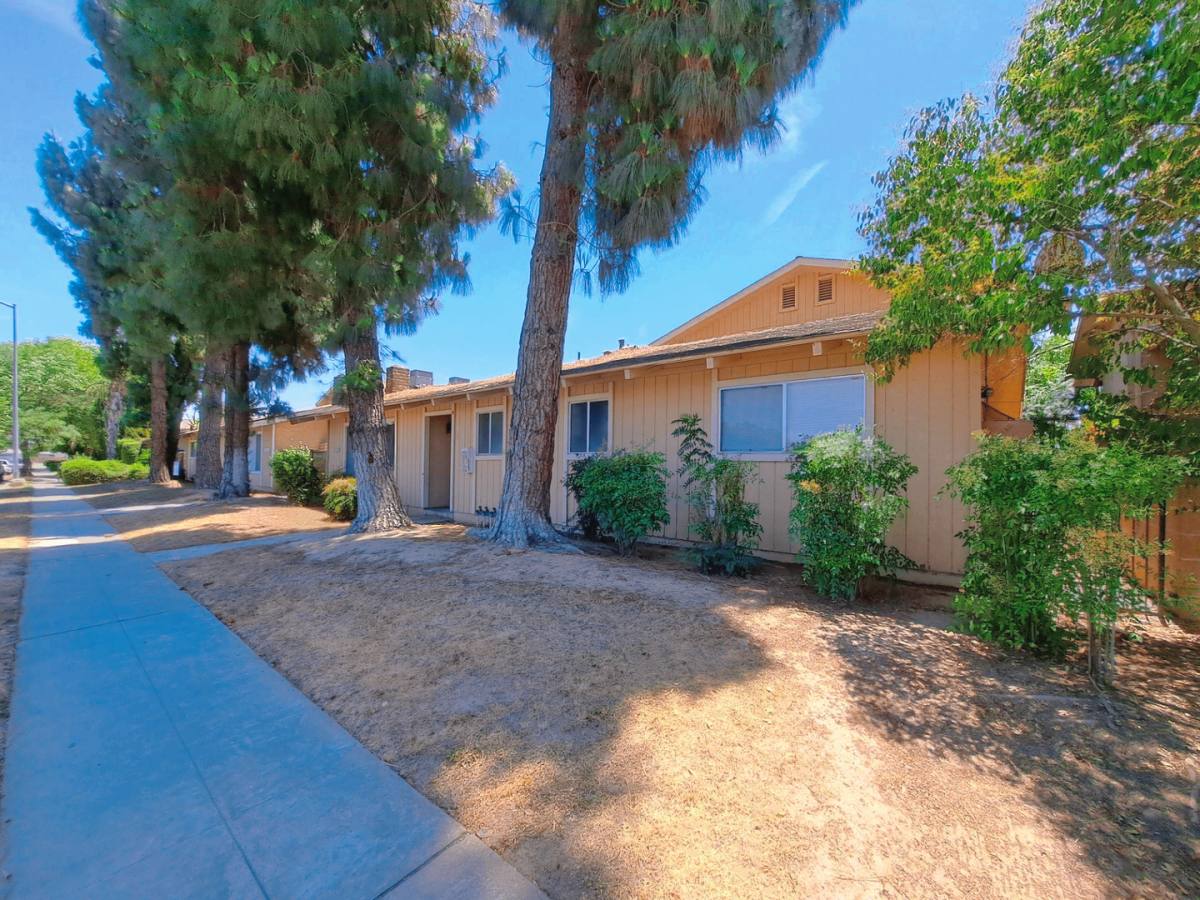 Apartment for rent at 4315 N Emerson Ave, Fresno, CA 93705