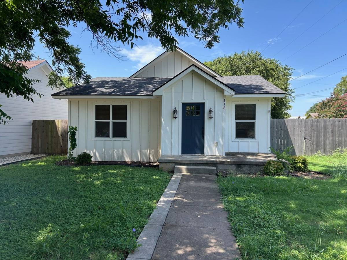 House for rent at 216 N Harrison St, McGregor, TX 76657