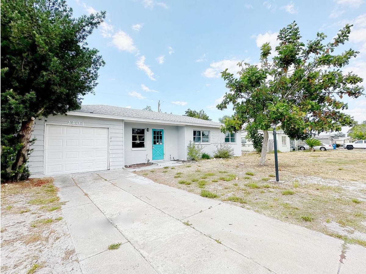 House for rent at 2404 Florida Blvd, Bradenton, FL 34207