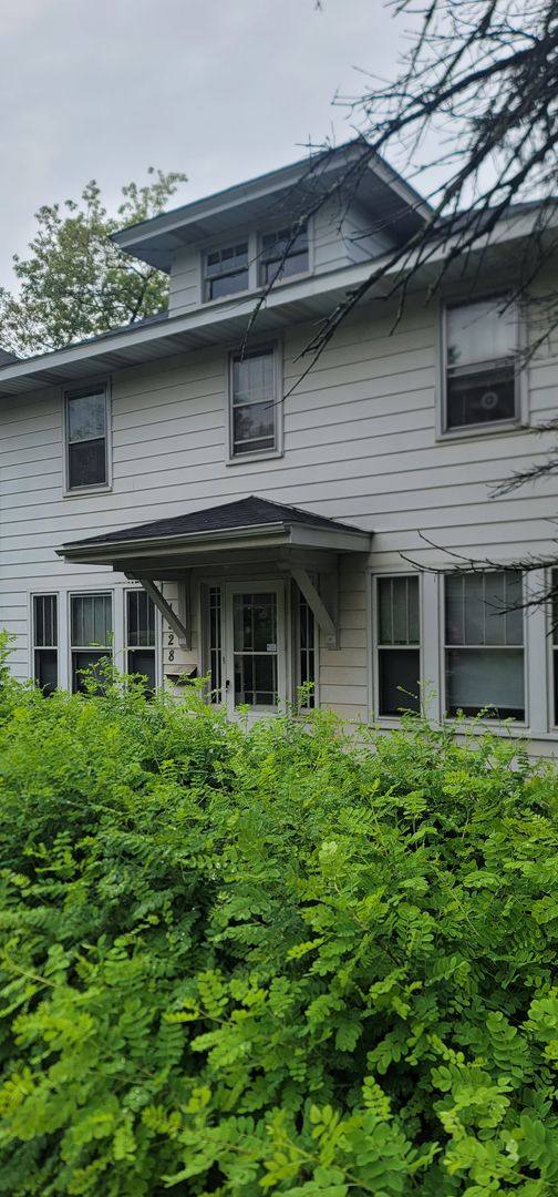 House for rent at 1528 E 8th St, Duluth, MN 55812