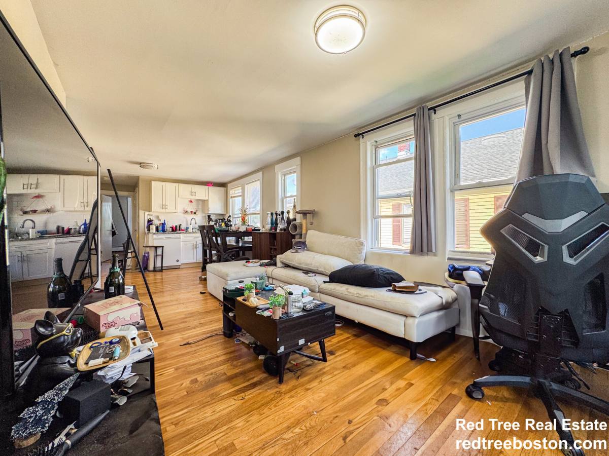 Apartment for rent at 19 Town Hill St #2, Quincy, MA 02169