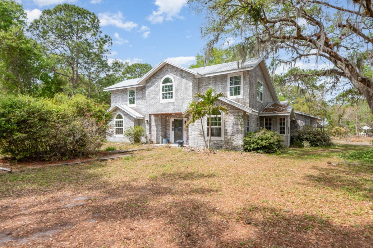House for rent at 4100 Fox Lake Rd, Titusville, FL 32780