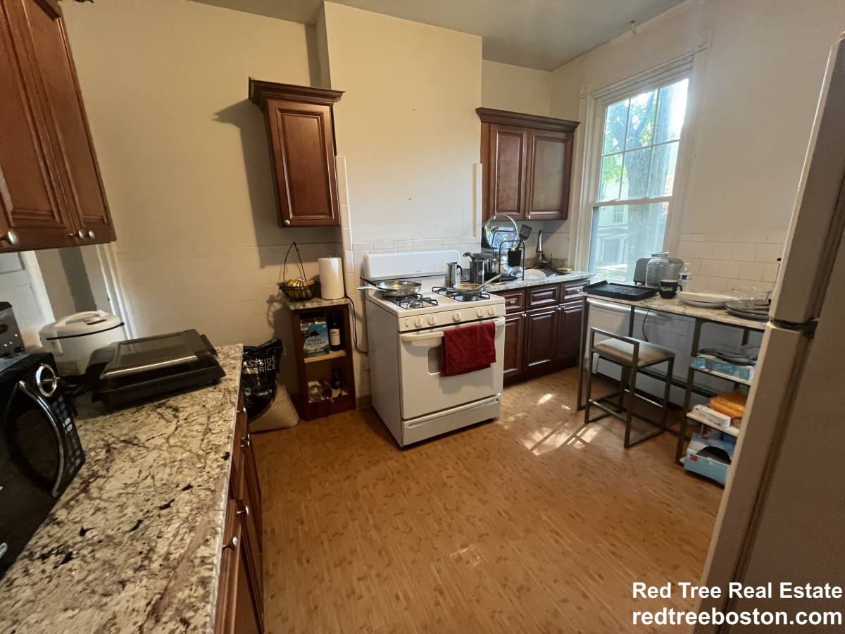 Apartment for rent at 17-19 Putnam Ave #17A, Cambridge, MA 02139