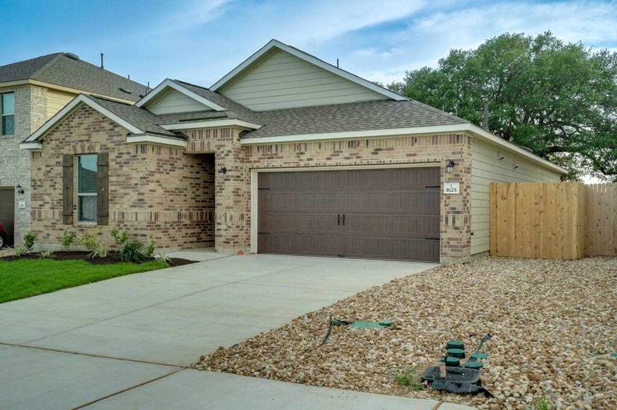 House for rent at 1625 Garlock Dr, Leander, TX 78641
