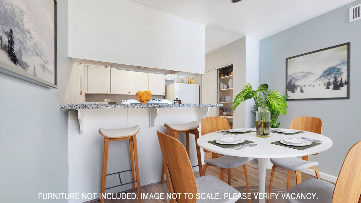 Apartment for rent at 2808-2810 T St, Sacramento, CA 95816