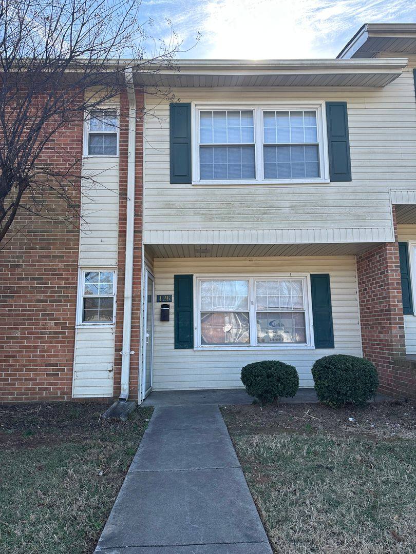 Townhouse for rent at 426 Muirs Chapel Rd, Greensboro, NC 27410