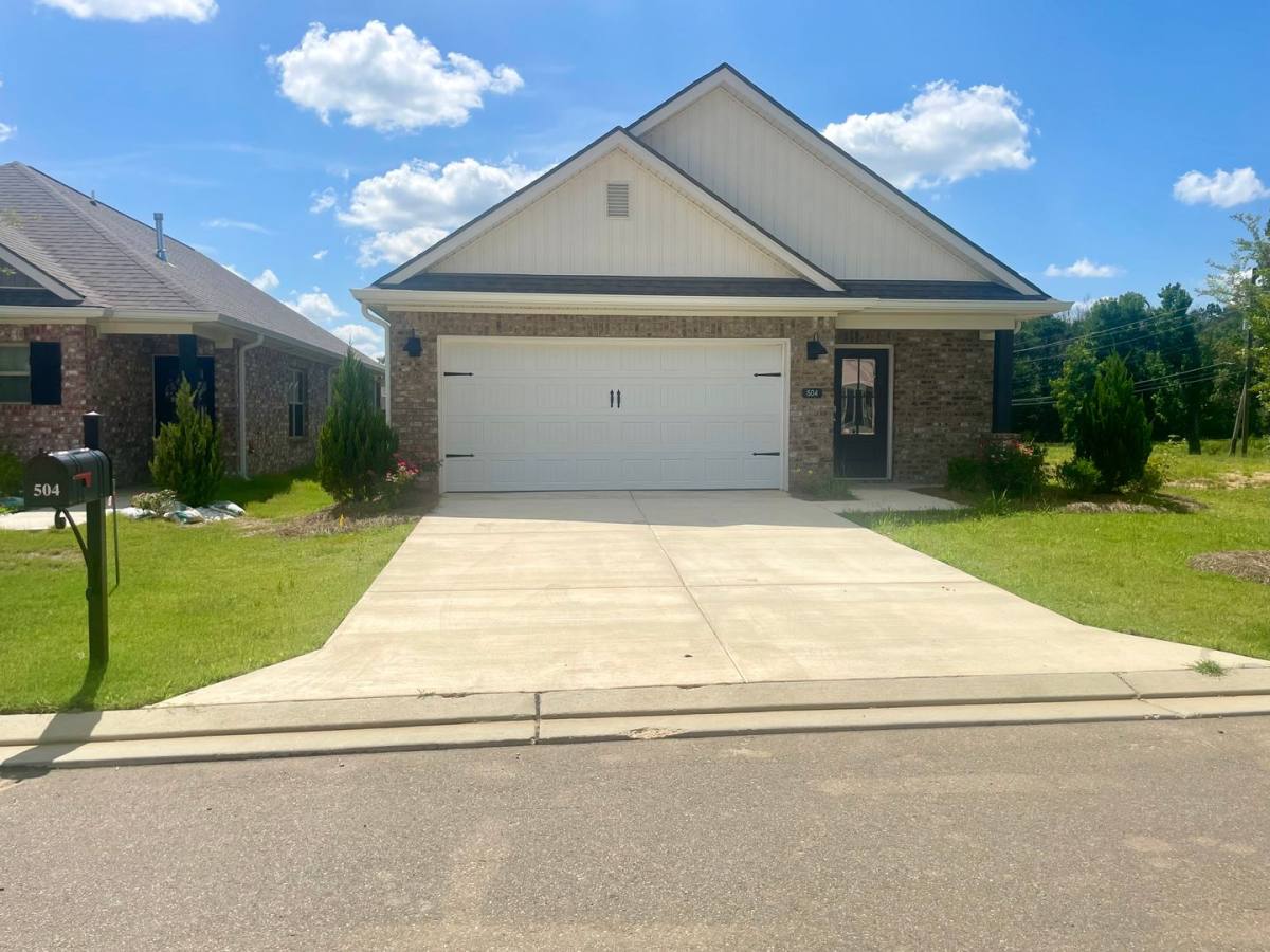 House for rent at 504 Vista Pointe Dr, Pearl, MS 39208