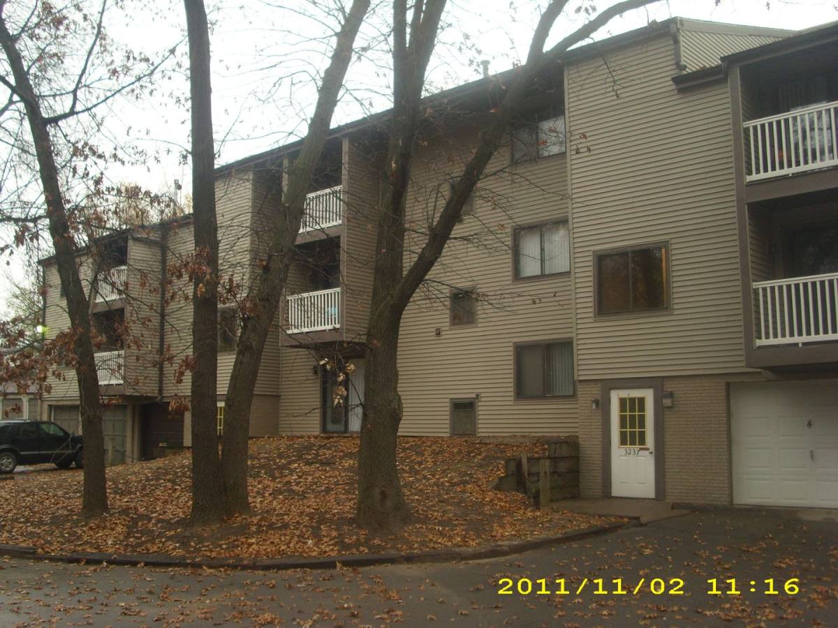Apartment for rent at 3215-3237 Pioneer Ave SE, Cedar Rapids, IA 52403