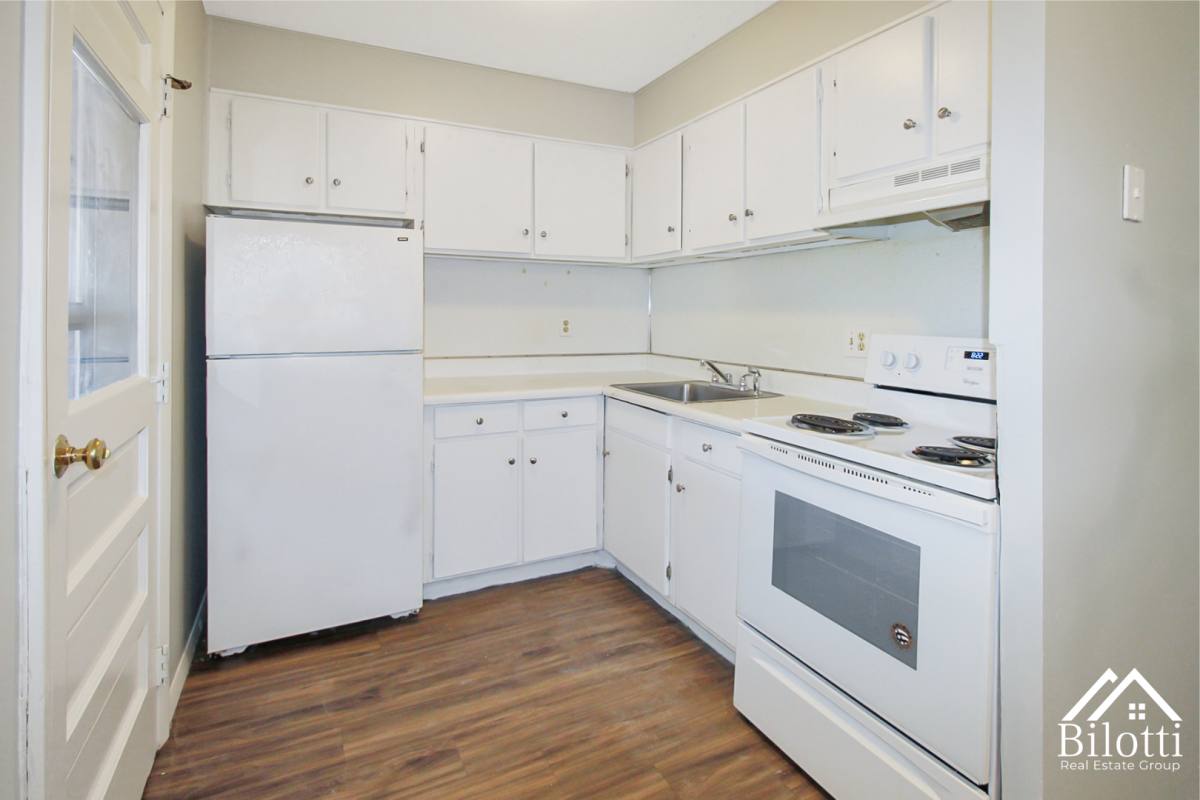 Apartment for rent at 301 Oaklawn Ave, Cranston, RI 02920