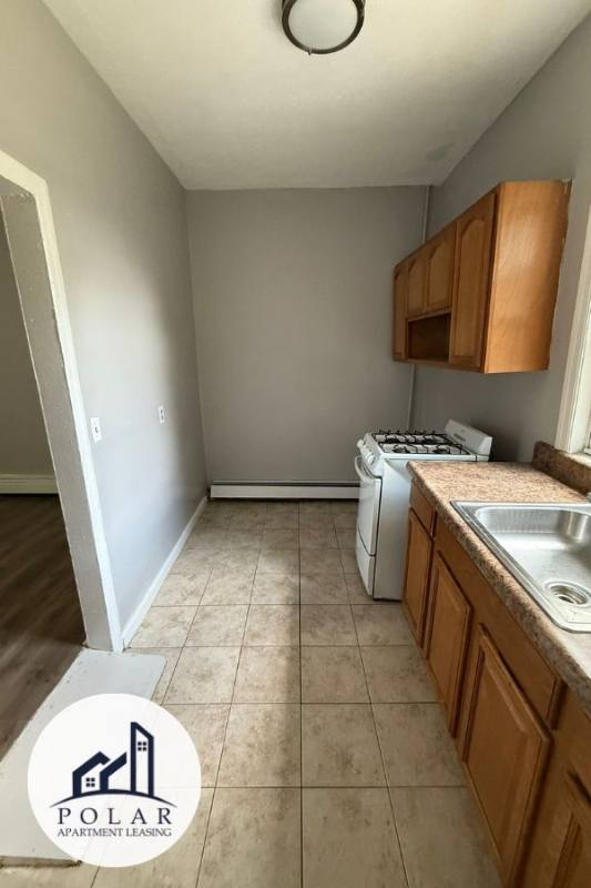 Apartment for rent at 315 E Jersey St, Elizabethport, NJ 07206