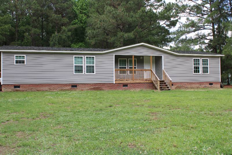 House for rent at 2863 Frog Level Rd, Greenville, NC 27834