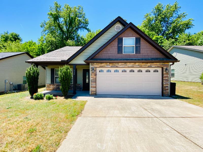 House for rent at 938 S Mossy Rock Rd, Spartanburg, SC 29303
